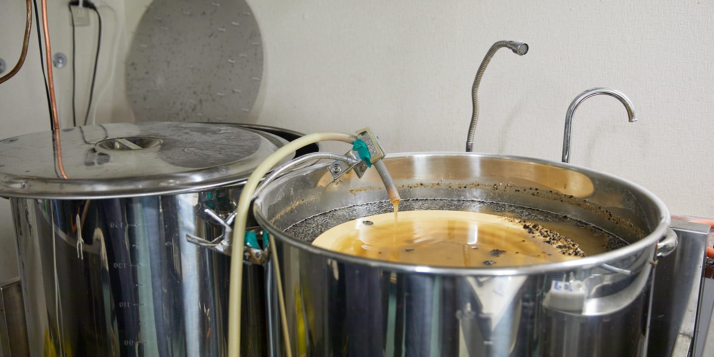 ラーメンスープ用の寸胴鍋を活用している写真